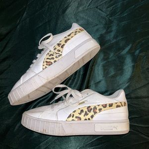 Women’s puma tennishoes